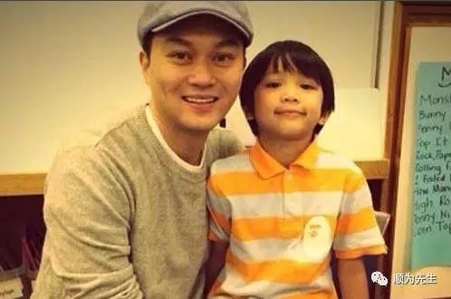 袁咏仪张智霖的儿子张慕童适合出吗 袁咏仪张智霖的儿子张慕童适合出吗
