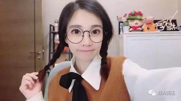 2017当之无愧的网红一姐冯提莫 2017当之无愧的网红一姐冯提莫