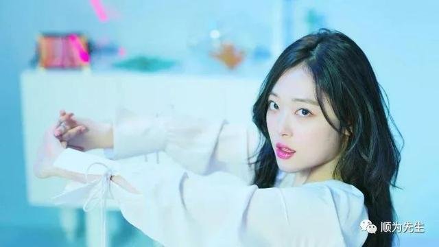 韩国女艺人雪莉在家中身亡 韩国女艺人雪莉在家中身亡